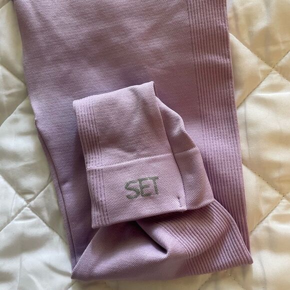 SET ACTIVE Lilac Leggings Size Medium - Picture 3 of 4